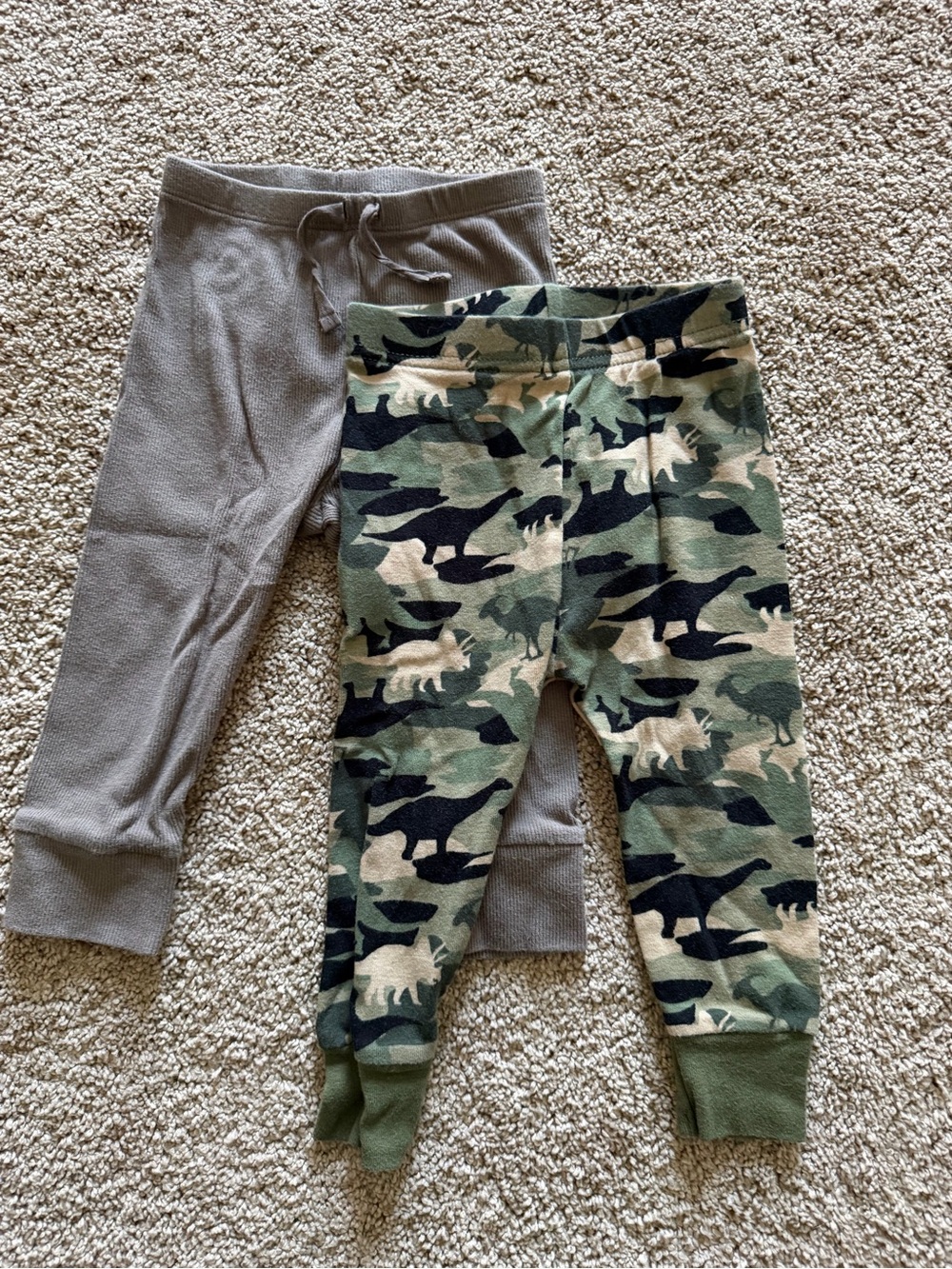 GAP Green Camo Dino Joggers & Gray Knit Pants Set
